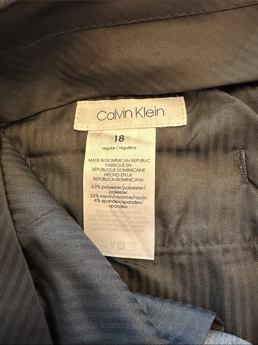 Calvin Klein Boys Gray Slim Fit Infinite Stretch 2-Pc Suit Size 18 Excellent Con